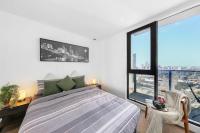 A Stylish 2BR Apt with City Views in Southbank - Bed and Breakfast Melbourne
