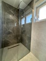 VILA VASILJ dein eigener Pool oder dein eigener Whirlpool mit Aussicht, dein Urlaub, deine Privatsphäre, deine Wahl - B&B Vodice