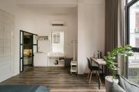 Studio met Queensize Bed