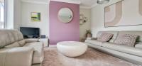 Stylish 3 Bed House Near Hospital, Racecourse, Free Parking - B&B