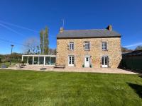 Gîte Rosalie, piscine couverte chauffée - Au bord de l'eau Conciergerie - Ferienwohnung