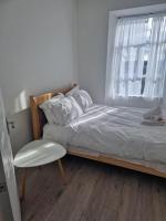 Inviting 1-Bed Apartment in Cork - B&B