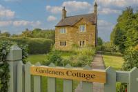 B&B Market Harborough - Gardeners Cottage - Hot Tub Packages Available - Bed and Breakfast Market Harborough