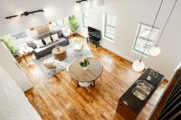 Soaring 2BR Parkside Loft Walkable to it All - B&B