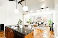 Soaring 2BR Parkside Loft Walkable to it All - B&B Cincinnati