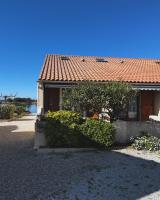 Maisonnette Au bord du lac Marin Port Leucate - B&B Leucate