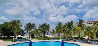 Vacation getaway with beach access & balcony - B&B Cancún