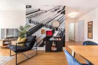 Center of DT walking distance to many venues - B&B