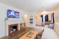 The Delightful Doubles- Unit E- Centrally Located - B&B