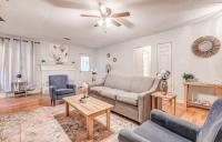 Near Parks & Shopping- Hickory Ridge Hideaway - Ferienwohnung