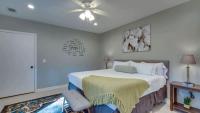 Apartment with Gazebo-Swanky Savannah Style - B&B