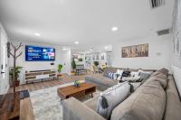 Spacious 4BR w pool BBQ grill theatre room - B&B Bradenton