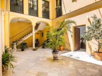 Aitana en Alvarez Quintero - B&B Sevilla