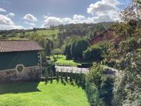 Gran casa restaurada con jardín encantador pueblo. - B&B Los Corrales de Buelna