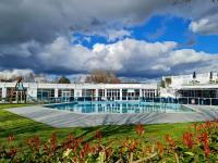 Charming 3-Bed Holiday Home in Poole Rockley Park - B&B Poole