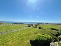 Quiberon: Studio rénové 35m² avec balcon, vue mer, parking, proche plage et thalasso - FR-1-478-56 - B&B