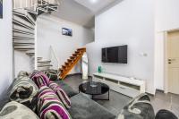 Private duplex home in the heart of St Julians - Chambres d'hôtes San Ġiljan