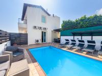 Villa Melinda - Beach & Pool Retreat - B&B
