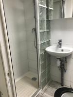 Chambre lit une personne, espaces partagés, 10km de Paris, 2km du métro - B&B Stains
