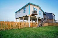 Serenity Sol ※ Surfside Charmer Near Beach & Jetty - B&B