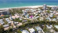 Private Heated Pool - 100 Steps to Beach Access - 5-min walk to Siesta Key Village - B&B