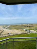 Studio met frontaal zeezicht en afgesloten slaaphoek - B&B La Panne