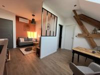 One-Bedroom Deluxe Apartment