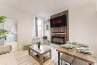 City Centre, Free Parking and Sleeps 8 - B&B