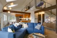 Top Floor Corner with Views 6 Ski Resorts Nearby - B&B