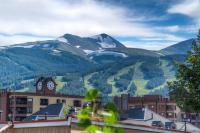 Gorgeous View in Town Walk to Lifts - B&B Breckenridge