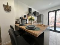 IMMEUBLE ST-PIERRE - GARE 10min - HORTILLONNAGES 5min - WIFI - TV HD - B&B