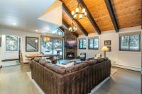 North Lake Tahoe Cabin and Hot Tub - B&B