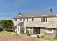 Happy Whale Seaview Cottage Bachelor Unit - Bed and Breakfast Betty’s Bay