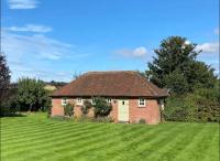 A charming cottage in a beautiful setting. - B&B
