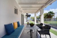Molos Beachfront Apartments in Diakopto - B&B Diakoptó