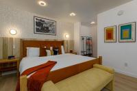 Deluxe King Suite