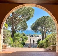 Les Issambres, appt accès direct plage sable, idéal 4 pers, vue mer, Clim - B&B