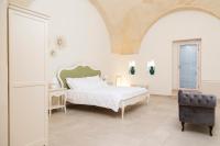 Queen Room with Spa Bath