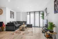 B&B Woking - Modern 2 Bedroom Apartment in Central Woking - Bed and Breakfast Woking