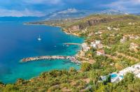 Coastal Stone Hideaway with Stunning Scenery - B&B