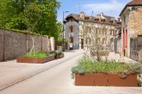 Charme & Tranquillité : Jardin de l’Arquebuse/Gare - B&B Digione