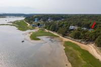 Waterfront Views of Creek- Beach Access! - B&B Wellfleet