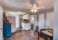 *H* NEW! Downtown Cottage Newly Renovated! * - Bed and Breakfast
