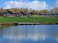 B&B Holsworthy - Zen Jungle Retreat - Log Cabin Stays, Transformational Retreats & Holistic Wellness near Bude - A 40 Acre Retreat with 5 Lakes, Woodland, Firepits, Bistro & Bars - Bed and Breakfast Holsworthy