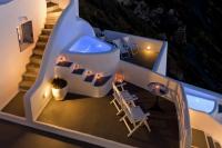 Apartment Cave mit 1 Schlafzimmer und einem Whirlpool im Freien