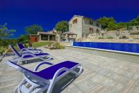 Beautiful stone Villa with private pool near Rabac by WiiBuk - B&B Barbići
