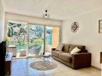 Quiet Studio Swimming Pool Roquebrune - B&B