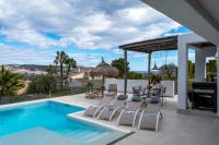 Ibiza Style Villa with pool by Prime Spanish Holidays - Chambres d’hôtes