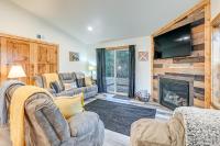 Castle Rock Lake Cabin Water and Trail Access! - B&B