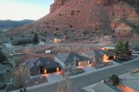 B&B Kanab - 3x3 Sanctuary at Kanab - New West Properties - Bed and Breakfast Kanab